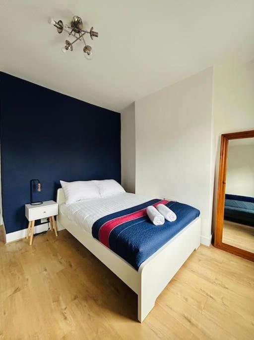 Elegant House In Stratford Apartment London Exterior photo