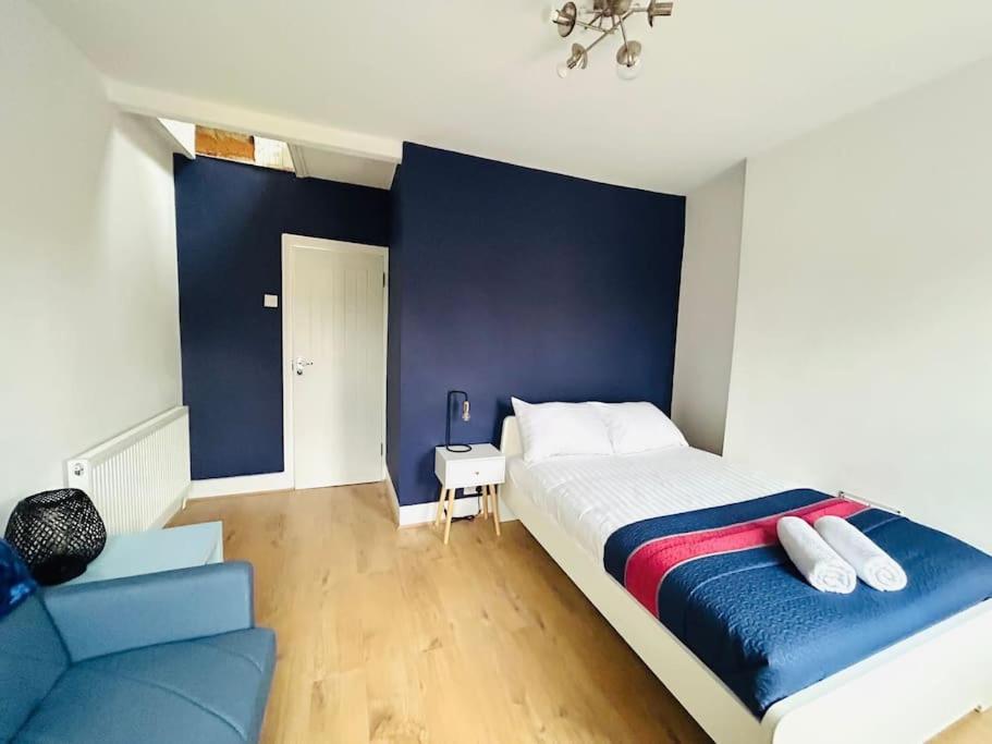 Elegant House In Stratford Apartment London Exterior photo
